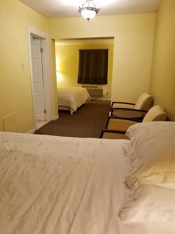 7 West Motel Carleton Place ภายนอก รูปภาพ