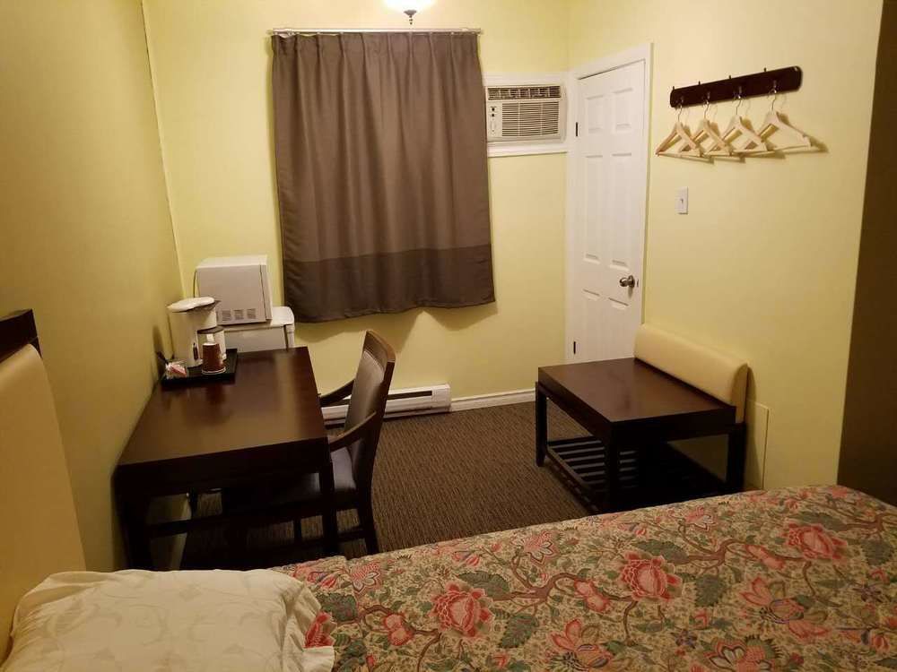 7 West Motel Carleton Place ภายนอก รูปภาพ