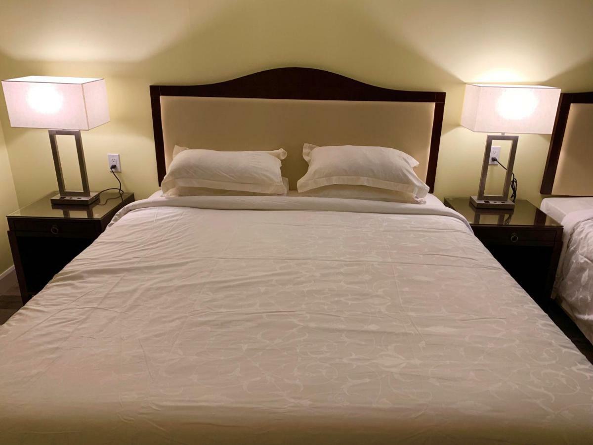 7 West Motel Carleton Place ภายนอก รูปภาพ